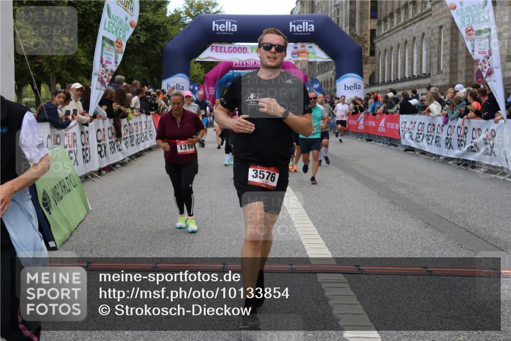 06.09.2026 - CURREX Alsterlauf Strokosch-Dieckow http://msf.ph/oto/10133854 06.09.2026 10:07:47 Ziel 1316, 2123, 2430, 2654, 3092, 3576, 3705, 3706, 4419, 4473, 5338, 5860, 6044, 6176, 6223 meine-sportfotos.de
