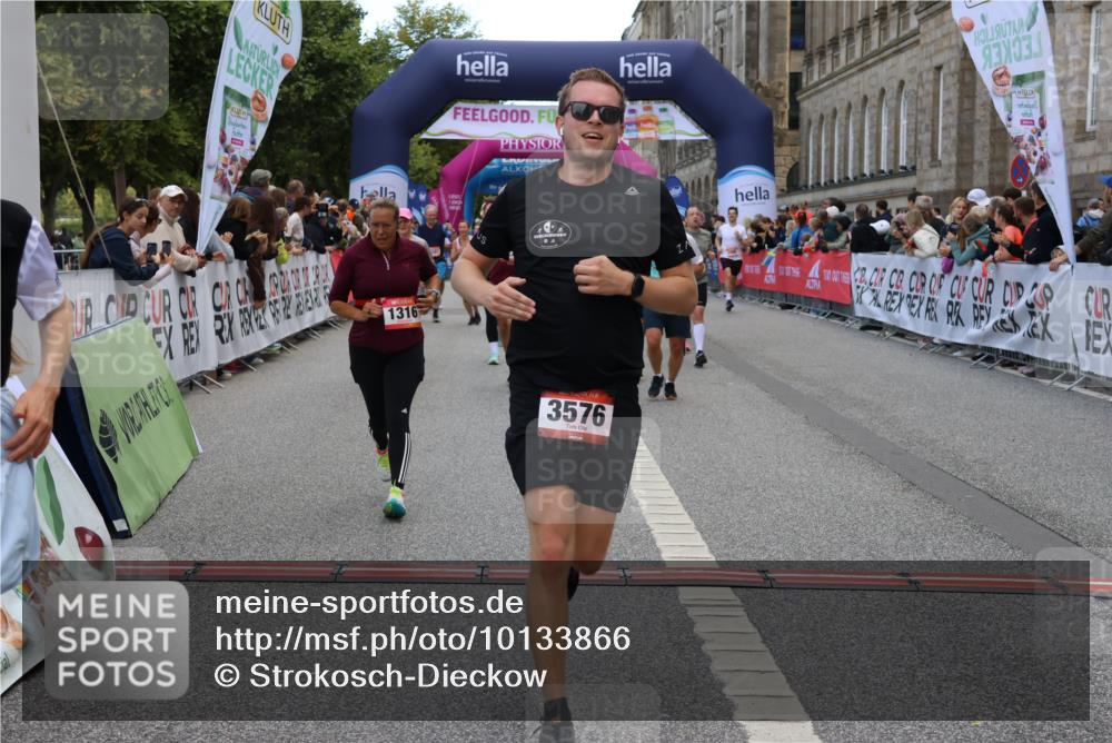 06.09.2026 - CURREX Alsterlauf Strokosch-Dieckow http://msf.ph/oto/10133866 06.09.2026 10:07:47 Ziel 1316, 2123, 2430, 2654, 3092, 3576, 3705, 3706, 4419, 4473, 5338, 5860, 6044, 6176, 6223 meine-sportfotos.de