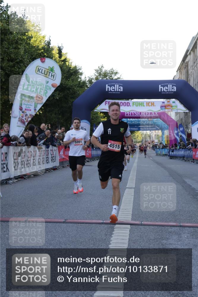 06.09.2026 - CURREX Alsterlauf Yannick Fuchs http://msf.ph/oto/10133871 06.09.2026 09:41:37 Ziel 3779, 4125, 4515, 5511, 5676, 5808, 5991, 6122 meine-sportfotos.de