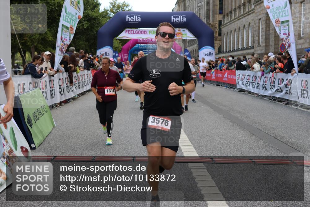 06.09.2026 - CURREX Alsterlauf Strokosch-Dieckow http://msf.ph/oto/10133872 06.09.2026 10:07:47 Ziel 1316, 2123, 2430, 2654, 3092, 3576, 3705, 3706, 4419, 4473, 5338, 5860, 6044, 6176, 6223 meine-sportfotos.de