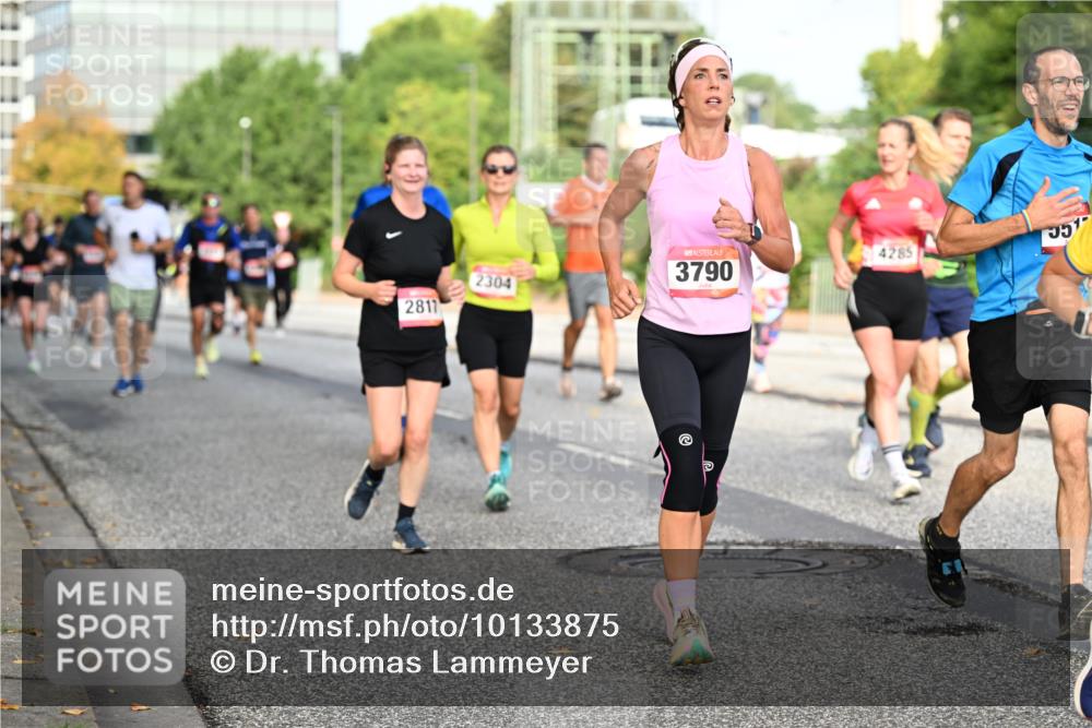 06.09.2026 - CURREX Alsterlauf Dr. Thomas Lammeyer http://msf.ph/oto/10133875 06.09.2026 09:58:59 Laufen 2304, 2811, 4285, 3790 meine-sportfotos.de