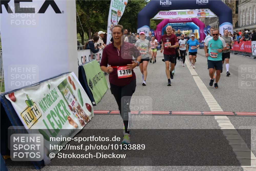 06.09.2026 - CURREX Alsterlauf Strokosch-Dieckow http://msf.ph/oto/10133889 06.09.2026 10:07:49 Ziel 1316, 2123, 2387, 2430, 2654, 2933, 3092, 3576, 3705, 3706, 3722, 3723, 4419, 4473, 5338, 5587, 5588, 5791, 5860, 6044, 6176, 6223, 6382 meine-sportfotos.de