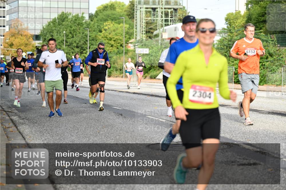 06.09.2026 - CURREX Alsterlauf Dr. Thomas Lammeyer http://msf.ph/oto/10133903 06.09.2026 09:59:02 Laufen 3221, 5539, 82, 3613, 3521, 2304, 6152 meine-sportfotos.de