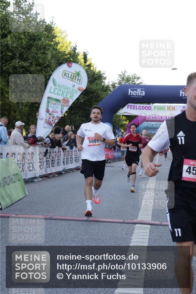 06.09.2026 - CURREX Alsterlauf Yannick Fuchs http://msf.ph/oto/10133906 06.09.2026 09:41:38 Ziel 3201, 3779, 4125, 4483, 4515, 5808, 5991 meine-sportfotos.de