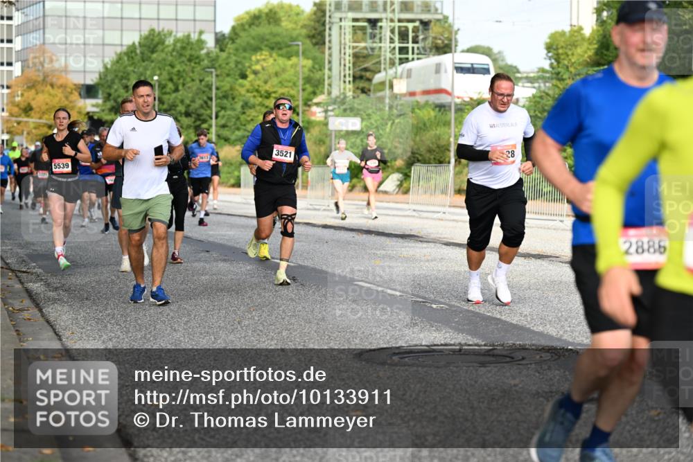 06.09.2026 - CURREX Alsterlauf Dr. Thomas Lammeyer http://msf.ph/oto/10133911 06.09.2026 09:59:02 Laufen 3221, 5539, 3521, 3613, 28, 2886 meine-sportfotos.de