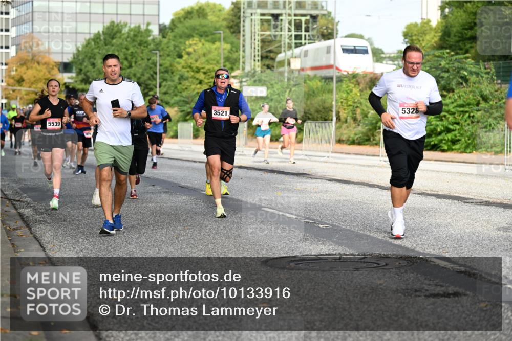 06.09.2026 - CURREX Alsterlauf Dr. Thomas Lammeyer http://msf.ph/oto/10133916 06.09.2026 09:59:03 Laufen 5539, 1117, 5328, 3521 meine-sportfotos.de