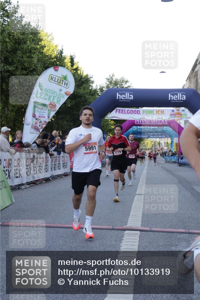 06.09.2026 - CURREX Alsterlauf Yannick Fuchs http://msf.ph/oto/10133919 06.09.2026 09:41:38 Ziel 3201, 3779, 4125, 4483, 4515, 5808, 5991 meine-sportfotos.de