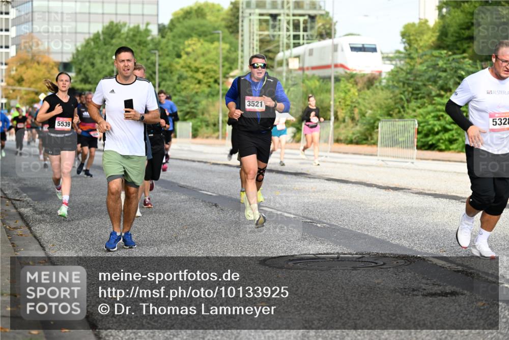 06.09.2026 - CURREX Alsterlauf Dr. Thomas Lammeyer http://msf.ph/oto/10133925 06.09.2026 09:59:04 Laufen 5539, 3521, 5328 meine-sportfotos.de