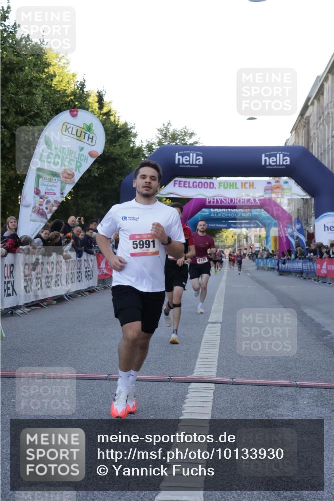 06.09.2026 - CURREX Alsterlauf Yannick Fuchs http://msf.ph/oto/10133930 06.09.2026 09:41:38 Ziel 3201, 3779, 4125, 4483, 4515, 5808, 5991 meine-sportfotos.de