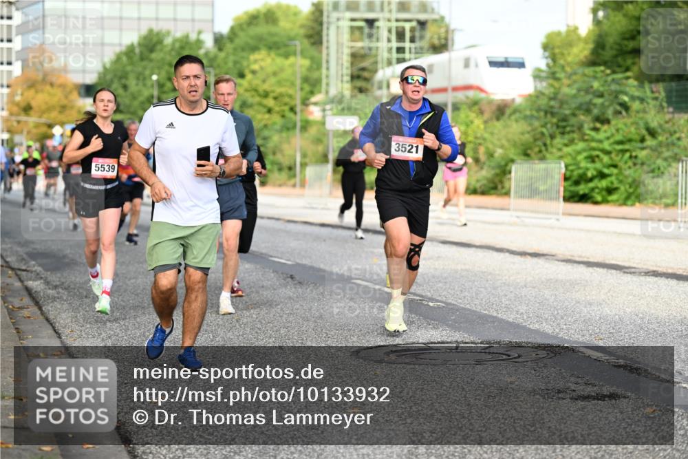 06.09.2026 - CURREX Alsterlauf Dr. Thomas Lammeyer http://msf.ph/oto/10133932 06.09.2026 09:59:04 Laufen 5539, 3521 meine-sportfotos.de
