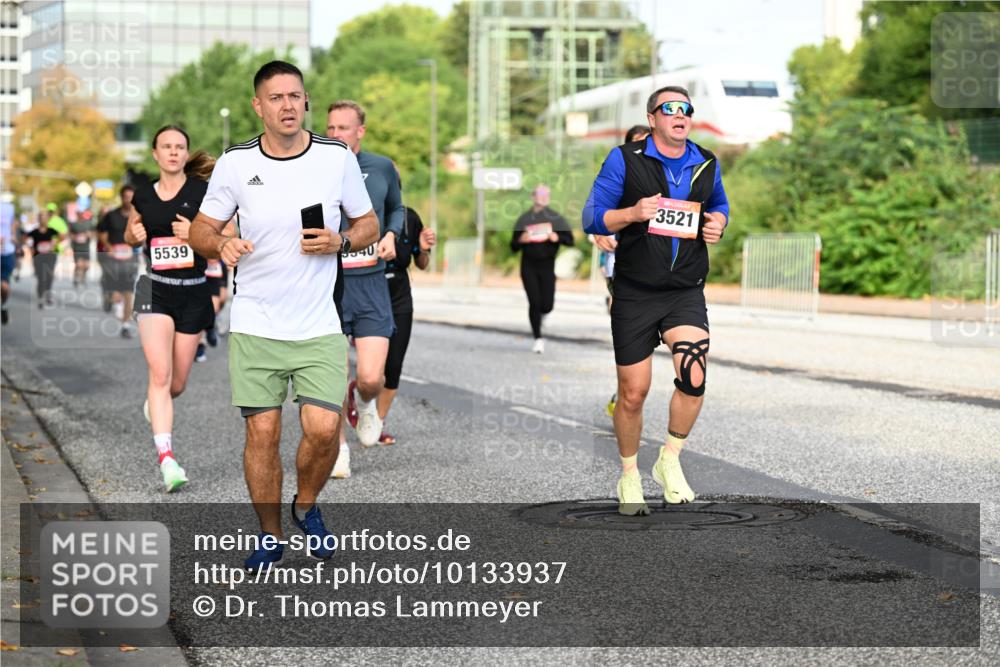 06.09.2026 - CURREX Alsterlauf Dr. Thomas Lammeyer http://msf.ph/oto/10133937 06.09.2026 09:59:05 Laufen 5539, 3521 meine-sportfotos.de