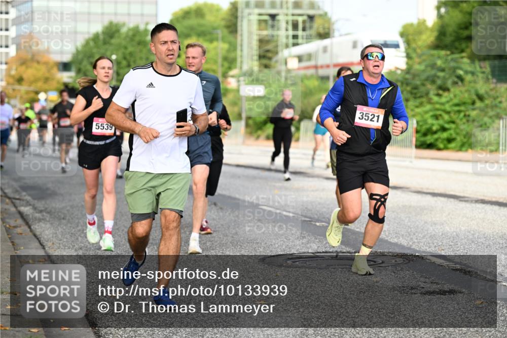 06.09.2026 - CURREX Alsterlauf Dr. Thomas Lammeyer http://msf.ph/oto/10133939 06.09.2026 09:59:05 Laufen 5539, 3521 meine-sportfotos.de