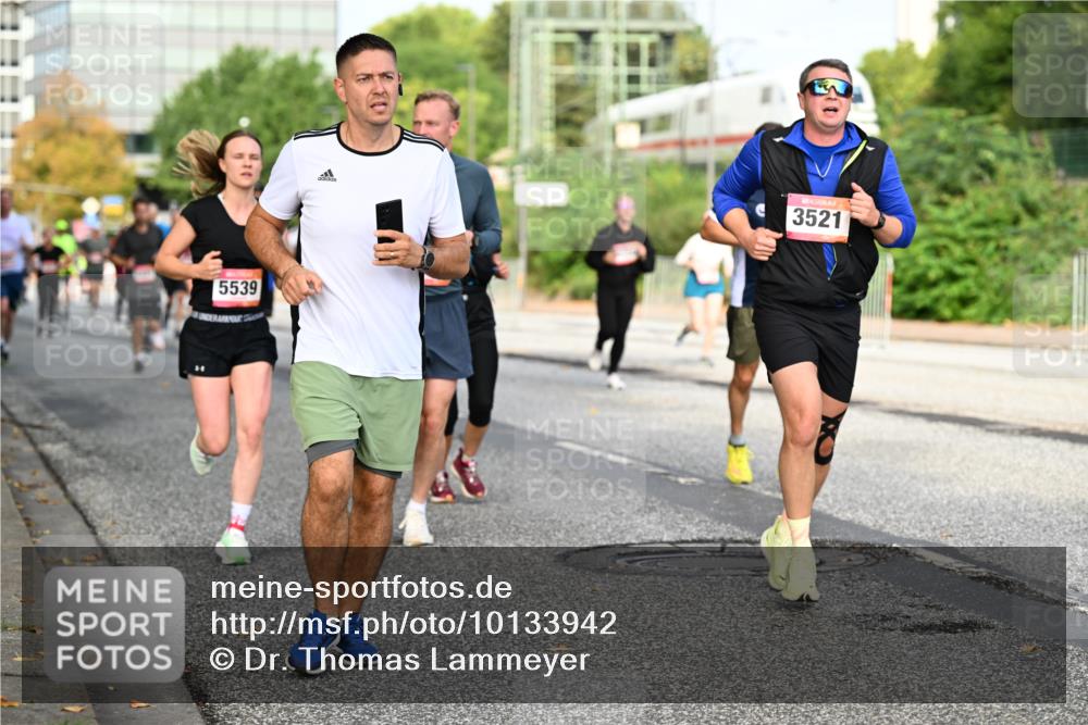 06.09.2026 - CURREX Alsterlauf Dr. Thomas Lammeyer http://msf.ph/oto/10133942 06.09.2026 09:59:05 Laufen 5539, 3521 meine-sportfotos.de