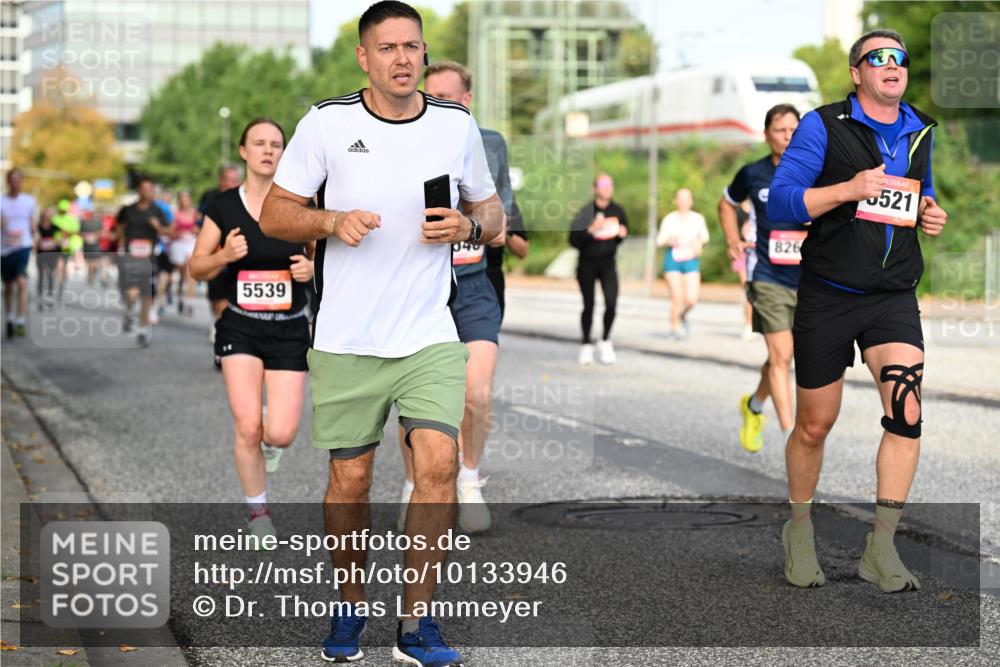 06.09.2026 - CURREX Alsterlauf Dr. Thomas Lammeyer http://msf.ph/oto/10133946 06.09.2026 09:59:05 Laufen 5539, 826, 521 meine-sportfotos.de