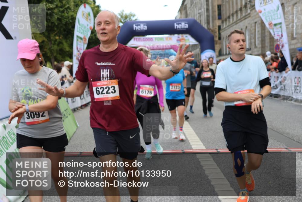 06.09.2026 - CURREX Alsterlauf Strokosch-Dieckow http://msf.ph/oto/10133950 06.09.2026 10:07:52 Ziel 1316, 2123, 2387, 2654, 2933, 3092, 3296, 3576, 3705, 3706, 3722, 3723, 3757, 3758, 3915, 3916, 3932, 4419, 4473, 5324, 5338, 5587, 5588, 5791, 5860, 6044, 6176, 6223, 6382 meine-sportfotos.de