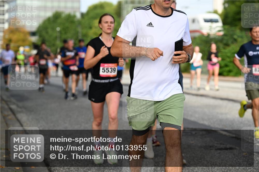 06.09.2026 - CURREX Alsterlauf Dr. Thomas Lammeyer http://msf.ph/oto/10133955 06.09.2026 09:59:06 Laufen 5539 meine-sportfotos.de