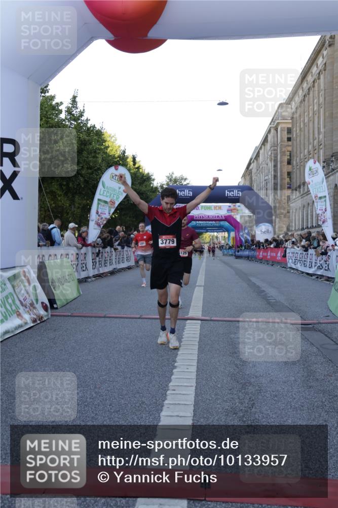 06.09.2026 - CURREX Alsterlauf Yannick Fuchs http://msf.ph/oto/10133957 06.09.2026 09:41:40 Ziel 3201, 3779, 4125, 4483, 4515, 5991 meine-sportfotos.de