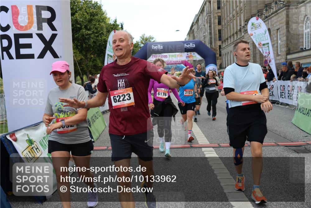06.09.2026 - CURREX Alsterlauf Strokosch-Dieckow http://msf.ph/oto/10133962 06.09.2026 10:07:52 Ziel 1316, 2123, 2387, 2654, 2933, 3092, 3296, 3576, 3705, 3706, 3722, 3723, 3757, 3758, 3915, 3916, 3932, 4419, 4473, 5324, 5338, 5587, 5588, 5791, 5860, 6044, 6176, 6223, 6382 meine-sportfotos.de