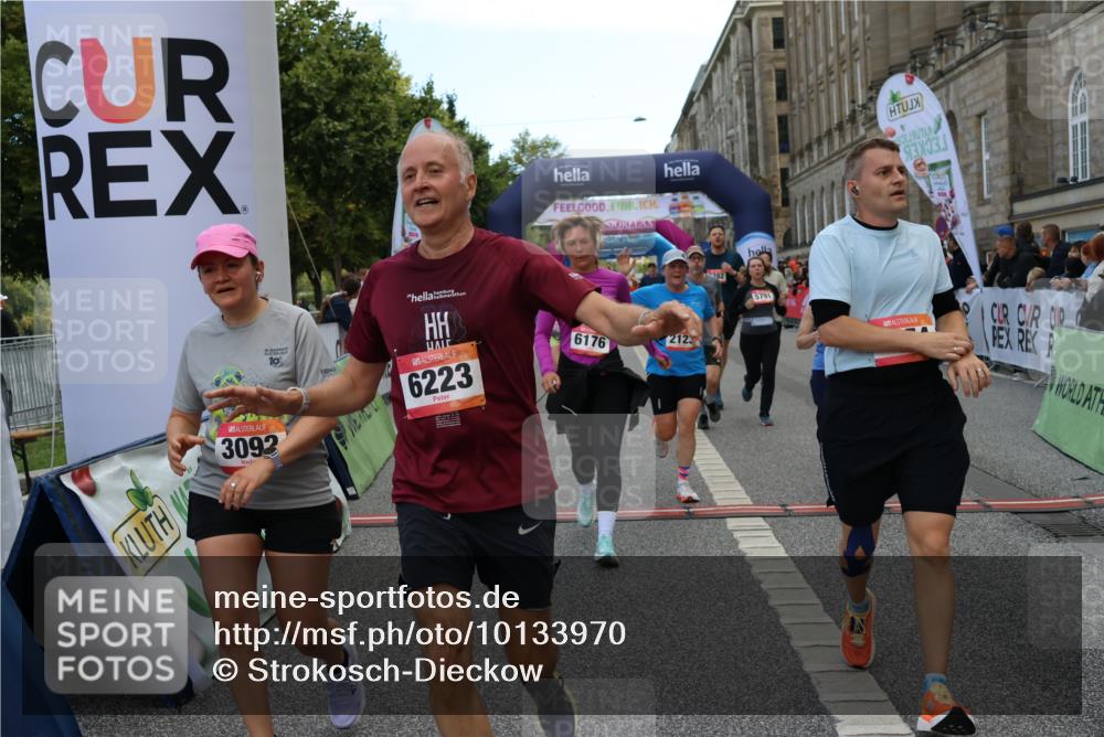 06.09.2026 - CURREX Alsterlauf Strokosch-Dieckow http://msf.ph/oto/10133970 06.09.2026 10:07:52 Ziel 1316, 2123, 2387, 2654, 2933, 3092, 3296, 3576, 3705, 3706, 3722, 3723, 3757, 3758, 3915, 3916, 3932, 4419, 4473, 5324, 5338, 5587, 5588, 5791, 5860, 6044, 6176, 6223, 6382 meine-sportfotos.de
