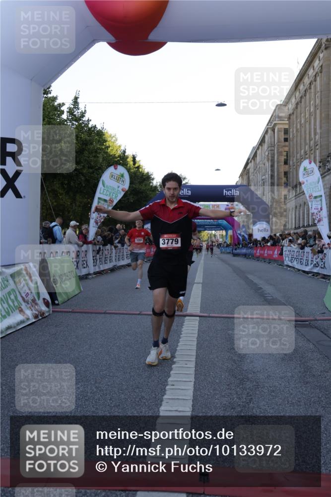06.09.2026 - CURREX Alsterlauf Yannick Fuchs http://msf.ph/oto/10133972 06.09.2026 09:41:40 Ziel 3201, 3779, 4125, 4483, 4515, 5991 meine-sportfotos.de