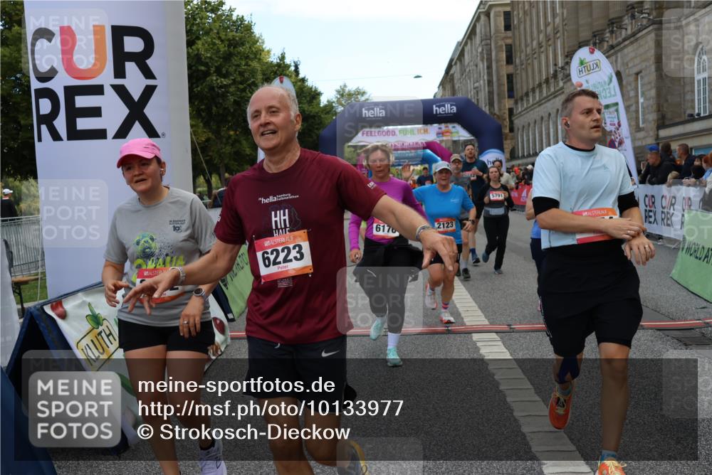 06.09.2026 - CURREX Alsterlauf Strokosch-Dieckow http://msf.ph/oto/10133977 06.09.2026 10:07:52 Ziel 1316, 2123, 2387, 2654, 2933, 3092, 3296, 3576, 3705, 3706, 3722, 3723, 3757, 3758, 3915, 3916, 3932, 4419, 4473, 5324, 5338, 5587, 5588, 5791, 5860, 6044, 6176, 6223, 6382 meine-sportfotos.de