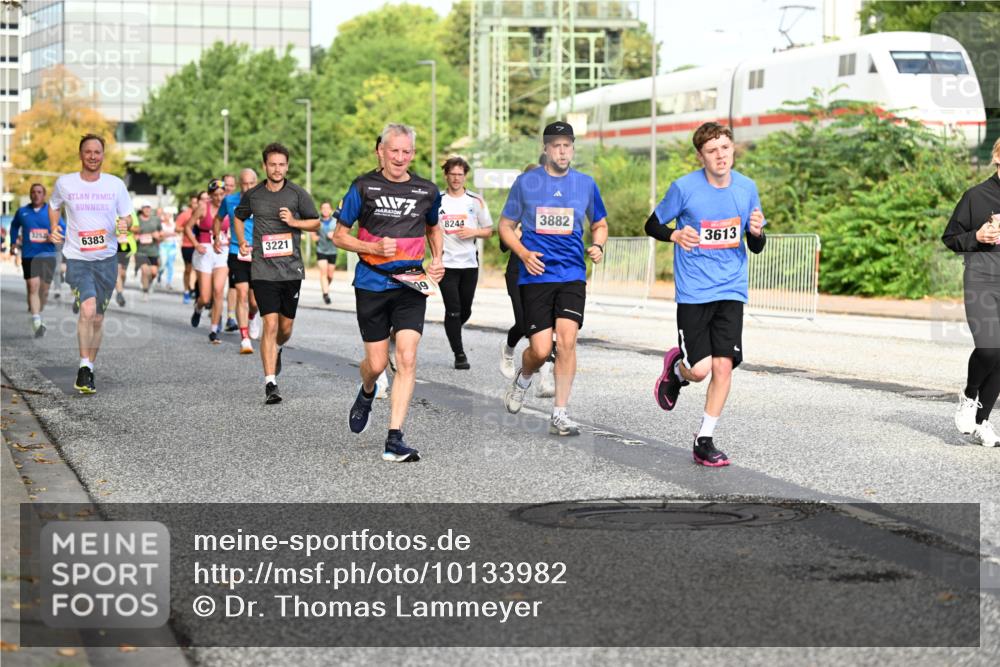06.09.2026 - CURREX Alsterlauf Dr. Thomas Lammeyer http://msf.ph/oto/10133982 06.09.2026 09:59:08 Laufen 3252, 6383, 3221, 177, 3882, 8244, 3613 meine-sportfotos.de