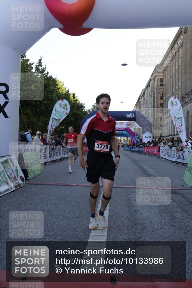 06.09.2026 - CURREX Alsterlauf Yannick Fuchs http://msf.ph/oto/10133986 06.09.2026 09:41:41 Ziel 3201, 3779, 4125, 4483, 4515, 5991 meine-sportfotos.de