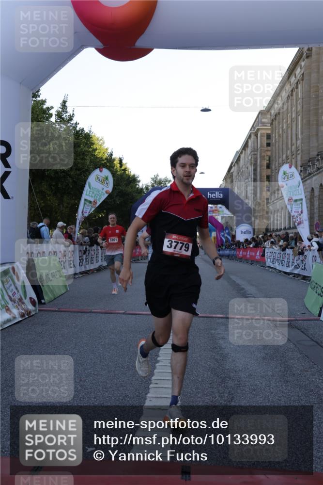 06.09.2026 - CURREX Alsterlauf Yannick Fuchs http://msf.ph/oto/10133993 06.09.2026 09:41:41 Ziel 3201, 3779, 4125, 4483, 4515, 5991 meine-sportfotos.de