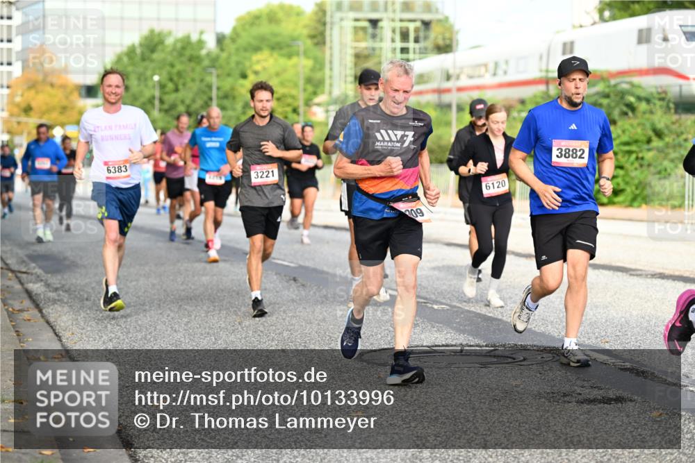 06.09.2026 - CURREX Alsterlauf Dr. Thomas Lammeyer http://msf.ph/oto/10133996 06.09.2026 09:59:10 Laufen 6383, 3221, 11177, 09, 6120, 3882 meine-sportfotos.de