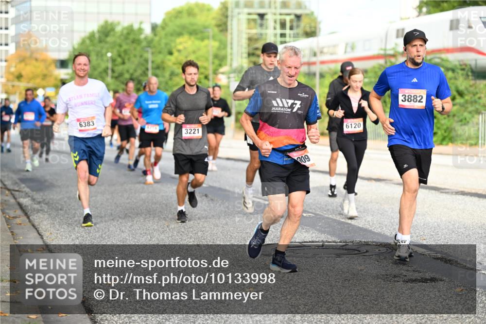 06.09.2026 - CURREX Alsterlauf Dr. Thomas Lammeyer http://msf.ph/oto/10133998 06.09.2026 09:59:10 Laufen 6383, 4216, 3221, 1177, 09, 6120, 3882 meine-sportfotos.de