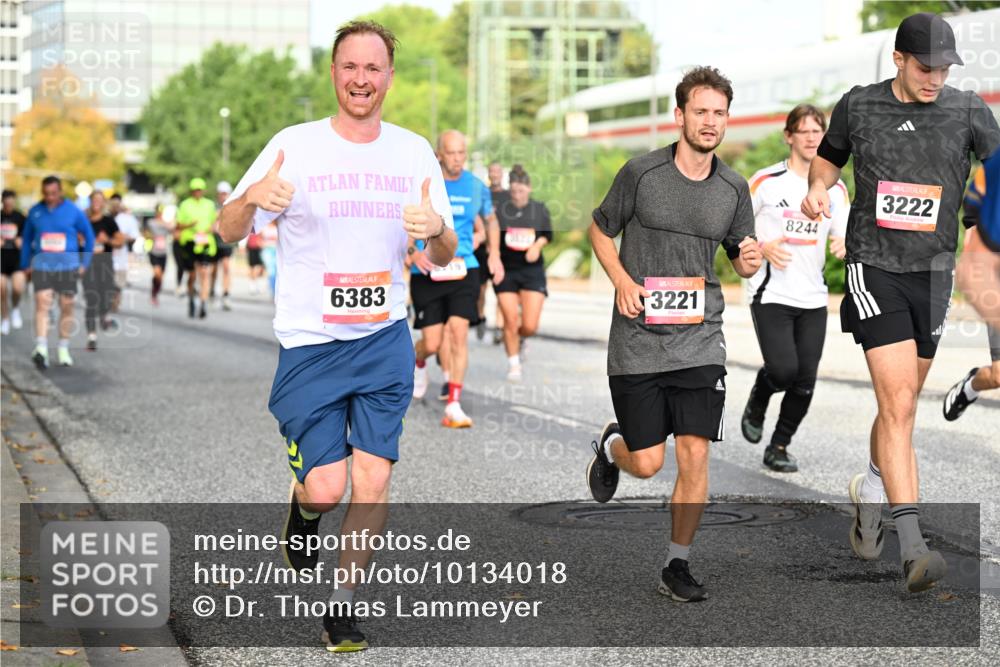 06.09.2026 - CURREX Alsterlauf Dr. Thomas Lammeyer http://msf.ph/oto/10134018 06.09.2026 09:59:12 Laufen 6383, 3221, 8244, 3222 meine-sportfotos.de