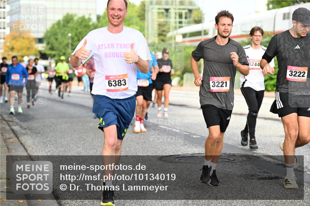 06.09.2026 - CURREX Alsterlauf Dr. Thomas Lammeyer http://msf.ph/oto/10134019 06.09.2026 09:59:12 Laufen 6383, 6219, 3221, 8244, 3222 meine-sportfotos.de