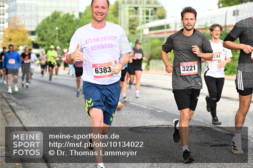 06.09.2026 - CURREX Alsterlauf Dr. Thomas Lammeyer http://msf.ph/oto/10134022 06.09.2026 09:59:12 Laufen 6383, 3221, 244 meine-sportfotos.de