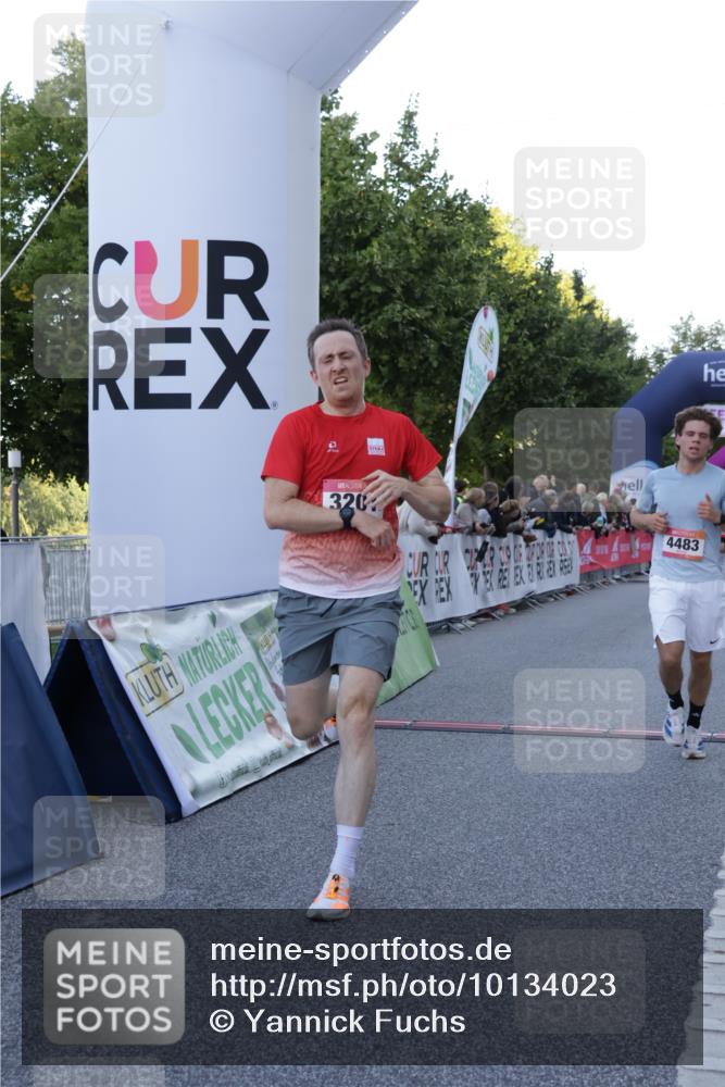 06.09.2026 - CURREX Alsterlauf Yannick Fuchs http://msf.ph/oto/10134023 06.09.2026 09:41:43 Ziel 3201, 3779, 4125, 4483, 4515, 5991 meine-sportfotos.de