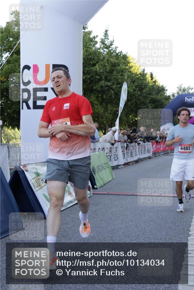 06.09.2026 - CURREX Alsterlauf Yannick Fuchs http://msf.ph/oto/10134034 06.09.2026 09:41:43 Ziel 3201, 3779, 4125, 4483, 4515, 5991 meine-sportfotos.de