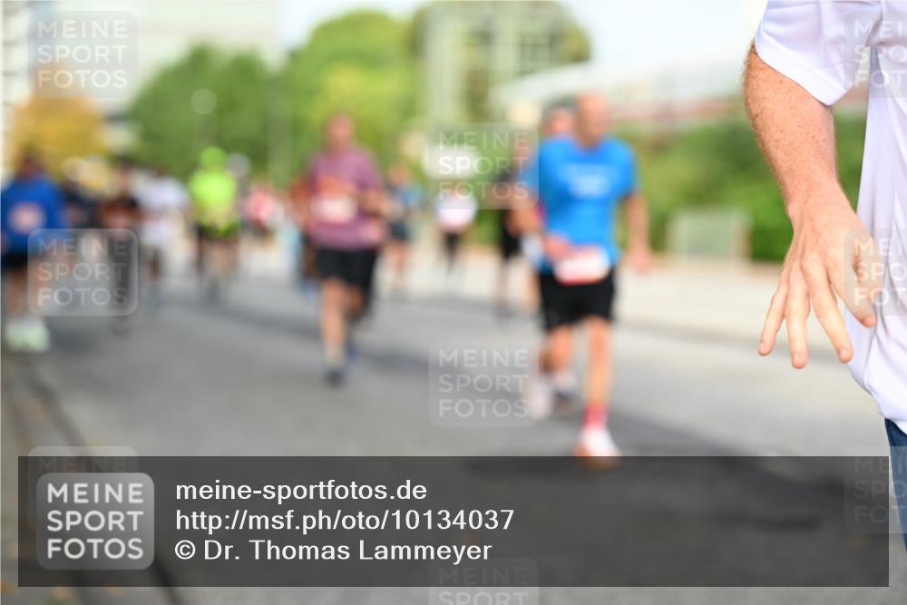 06.09.2026 - CURREX Alsterlauf Dr. Thomas Lammeyer http://msf.ph/oto/10134037 06.09.2026 09:59:13 Laufen  meine-sportfotos.de