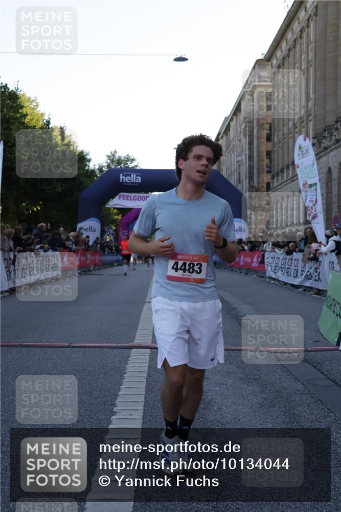 06.09.2026 - CURREX Alsterlauf Yannick Fuchs http://msf.ph/oto/10134044 06.09.2026 09:41:44 Ziel 3201, 3779, 4125, 4483, 4515, 5991 meine-sportfotos.de