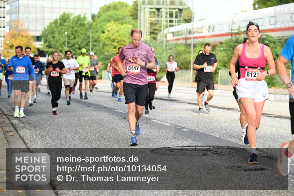 06.09.2026 - CURREX Alsterlauf Dr. Thomas Lammeyer http://msf.ph/oto/10134054 06.09.2026 09:59:15 Laufen 3252, 5653, 8147, 3338, 5552, 8121 meine-sportfotos.de