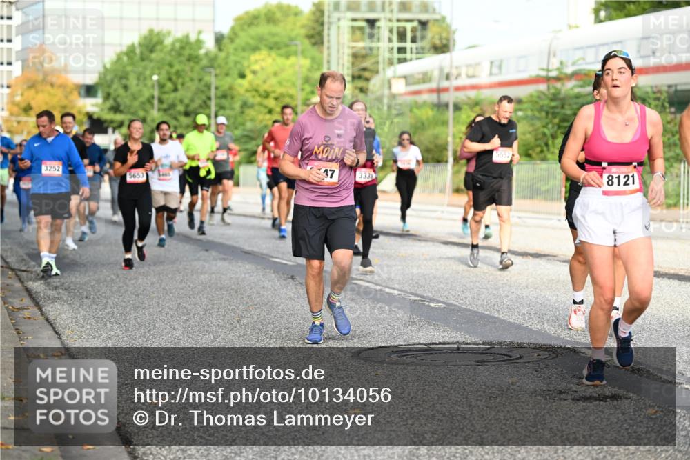 06.09.2026 - CURREX Alsterlauf Dr. Thomas Lammeyer http://msf.ph/oto/10134056 06.09.2026 09:59:15 Laufen 47, 3252, 5653, 3338, 5552, 8121 meine-sportfotos.de