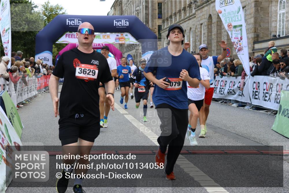 06.09.2026 - CURREX Alsterlauf Strokosch-Dieckow http://msf.ph/oto/10134058 06.09.2026 09:54:46 Ziel 2179, 2433, 2451, 2477, 2640, 3233, 3413, 3478, 3629, 4206, 4394, 4974, 5116, 5250, 5447, 5654, 5657, 5666, 5700, 5701, 6079, 6210, 6329, 6331 meine-sportfotos.de
