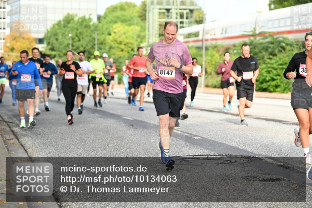 06.09.2026 - CURREX Alsterlauf Dr. Thomas Lammeyer http://msf.ph/oto/10134063 06.09.2026 09:59:15 Laufen 5653, 3252, 8147, 5552, 35 meine-sportfotos.de