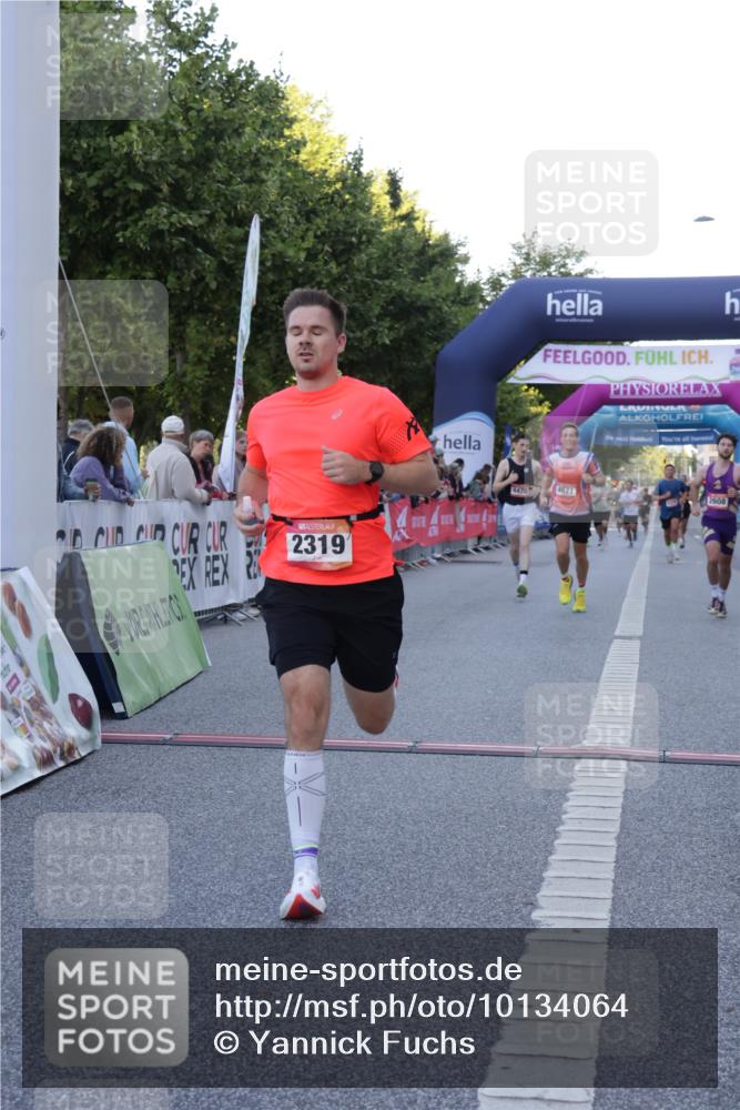 06.09.2026 - CURREX Alsterlauf Yannick Fuchs http://msf.ph/oto/10134064 06.09.2026 09:41:50 Ziel 2319, 2608, 3201, 4470, 4483, 4671 meine-sportfotos.de
