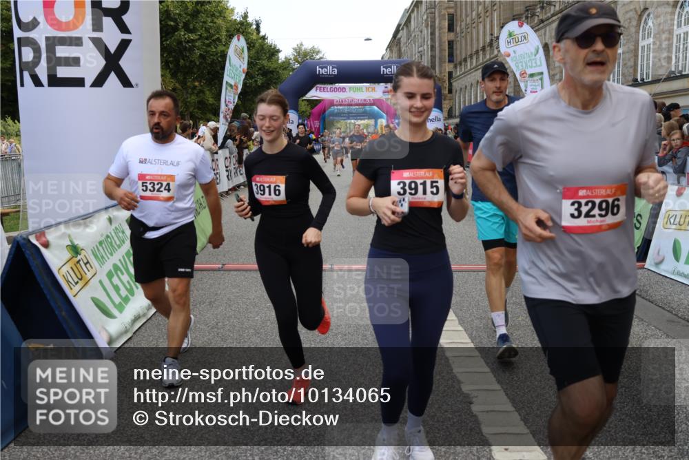 06.09.2026 - CURREX Alsterlauf Strokosch-Dieckow http://msf.ph/oto/10134065 06.09.2026 10:07:59 Ziel 2123, 2387, 2933, 3296, 3666, 3722, 3723, 3757, 3758, 3915, 3916, 3932, 4159, 5256, 5290, 5324, 5587, 5588, 5597, 5791, 6044, 6168, 6382 meine-sportfotos.de