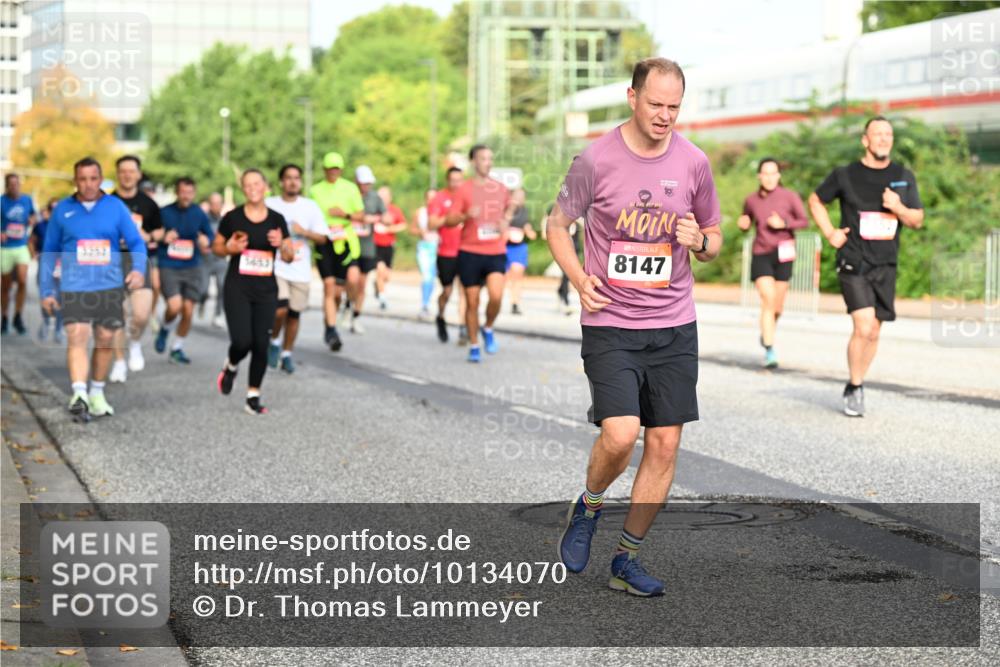 06.09.2026 - CURREX Alsterlauf Dr. Thomas Lammeyer http://msf.ph/oto/10134070 06.09.2026 09:59:16 Laufen 3252, 8147 meine-sportfotos.de