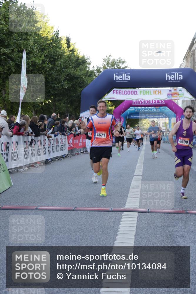 06.09.2026 - CURREX Alsterlauf Yannick Fuchs http://msf.ph/oto/10134084 06.09.2026 09:41:52 Ziel 2319, 2608, 4470, 4671 meine-sportfotos.de