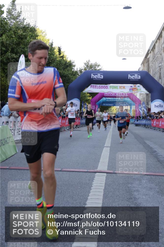 06.09.2026 - CURREX Alsterlauf Yannick Fuchs http://msf.ph/oto/10134119 06.09.2026 09:41:54 Ziel 2319, 2608, 3592, 4470, 4671, 4854, 6375 meine-sportfotos.de