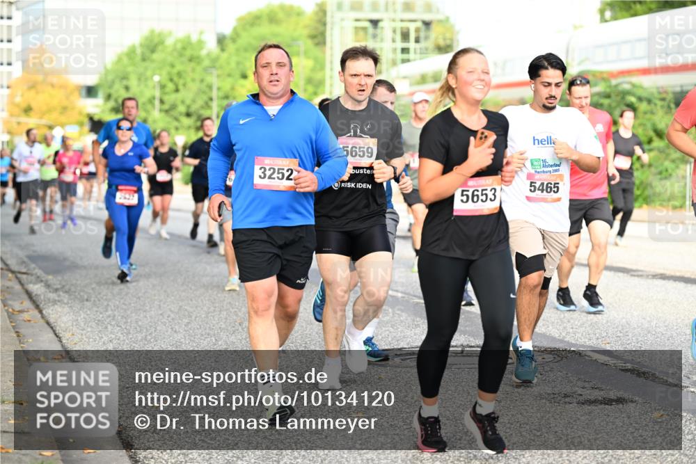 06.09.2026 - CURREX Alsterlauf Dr. Thomas Lammeyer http://msf.ph/oto/10134120 06.09.2026 09:59:20 Laufen 3252, 5659, 5653, 2005, 5465 meine-sportfotos.de
