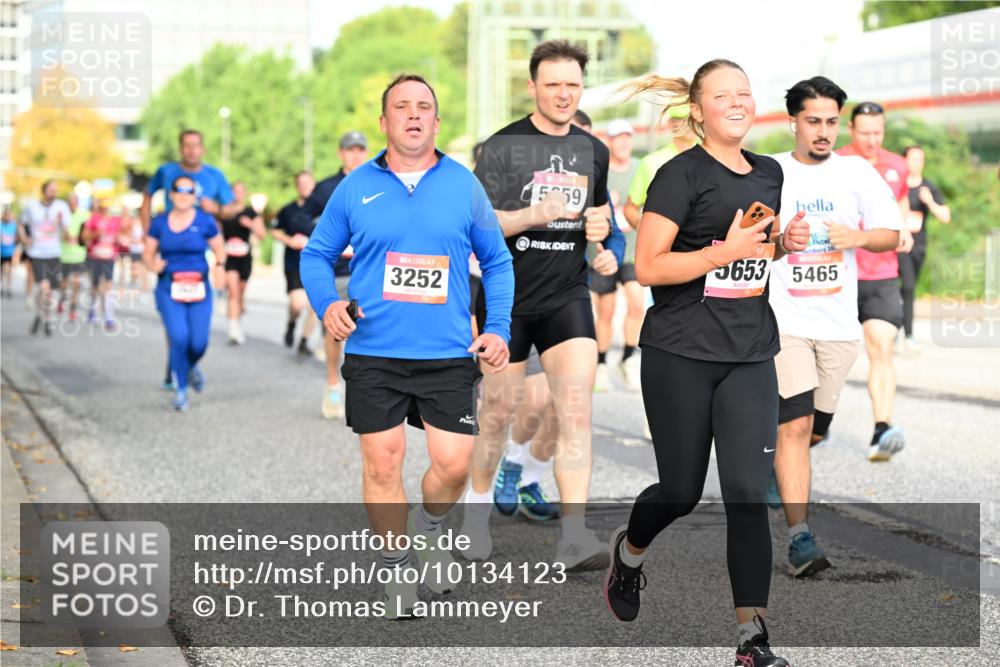 06.09.2026 - CURREX Alsterlauf Dr. Thomas Lammeyer http://msf.ph/oto/10134123 06.09.2026 09:59:20 Laufen 3252, 5, 59, 20, 5653, 5465 meine-sportfotos.de