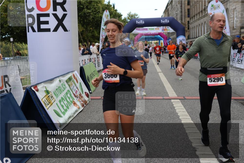 06.09.2026 - CURREX Alsterlauf Strokosch-Dieckow http://msf.ph/oto/10134138 06.09.2026 10:08:04 Ziel 2390, 3192, 3193, 3194, 3296, 3298, 3666, 3757, 3758, 3916, 4159, 4841, 5049, 5256, 5290, 5597, 6168, 6361, 6395 meine-sportfotos.de