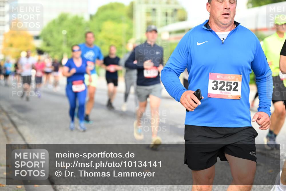 06.09.2026 - CURREX Alsterlauf Dr. Thomas Lammeyer http://msf.ph/oto/10134141 06.09.2026 09:59:22 Laufen 3252 meine-sportfotos.de